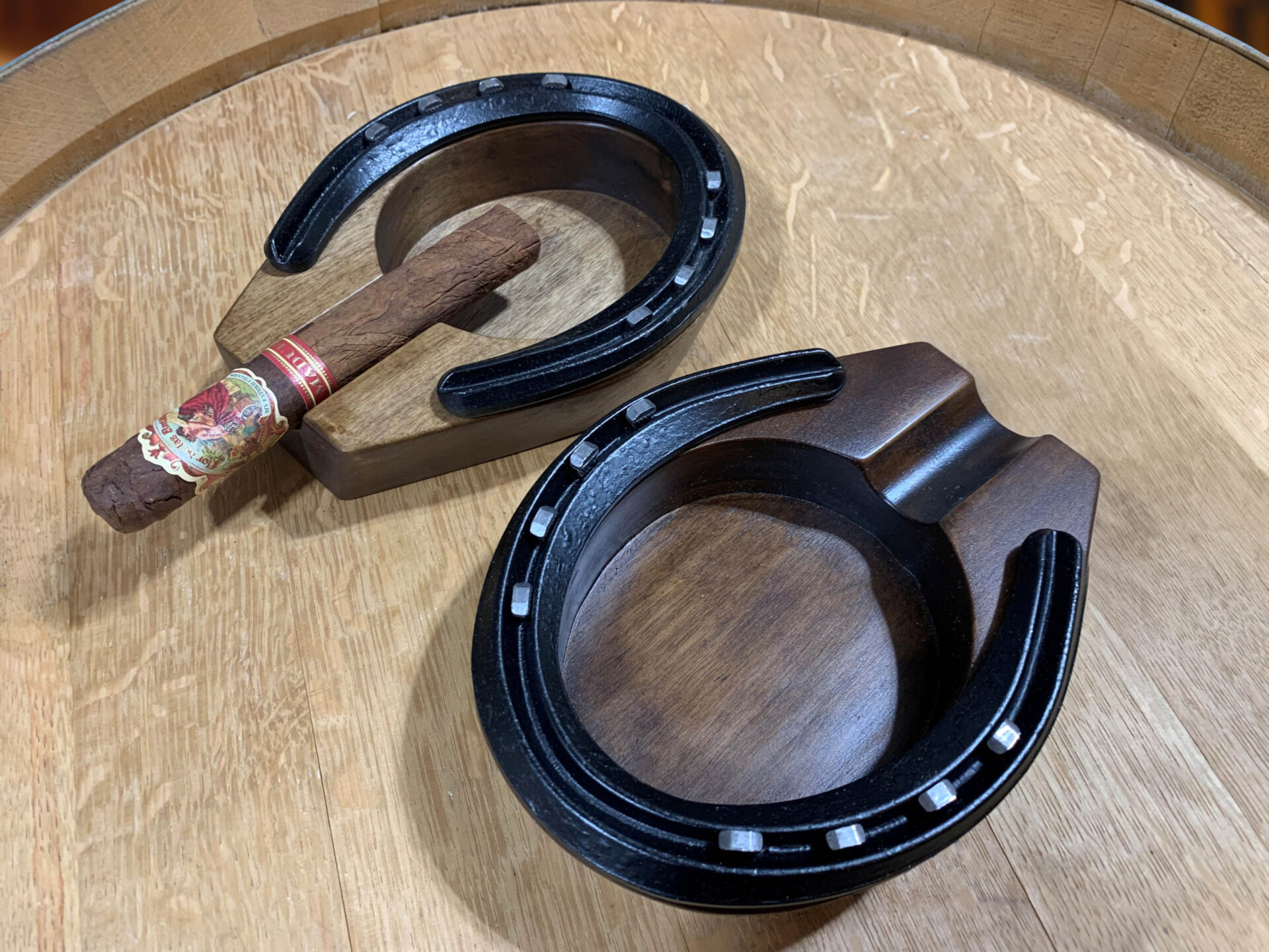 Horseshoe Cigar Holder - Image 2